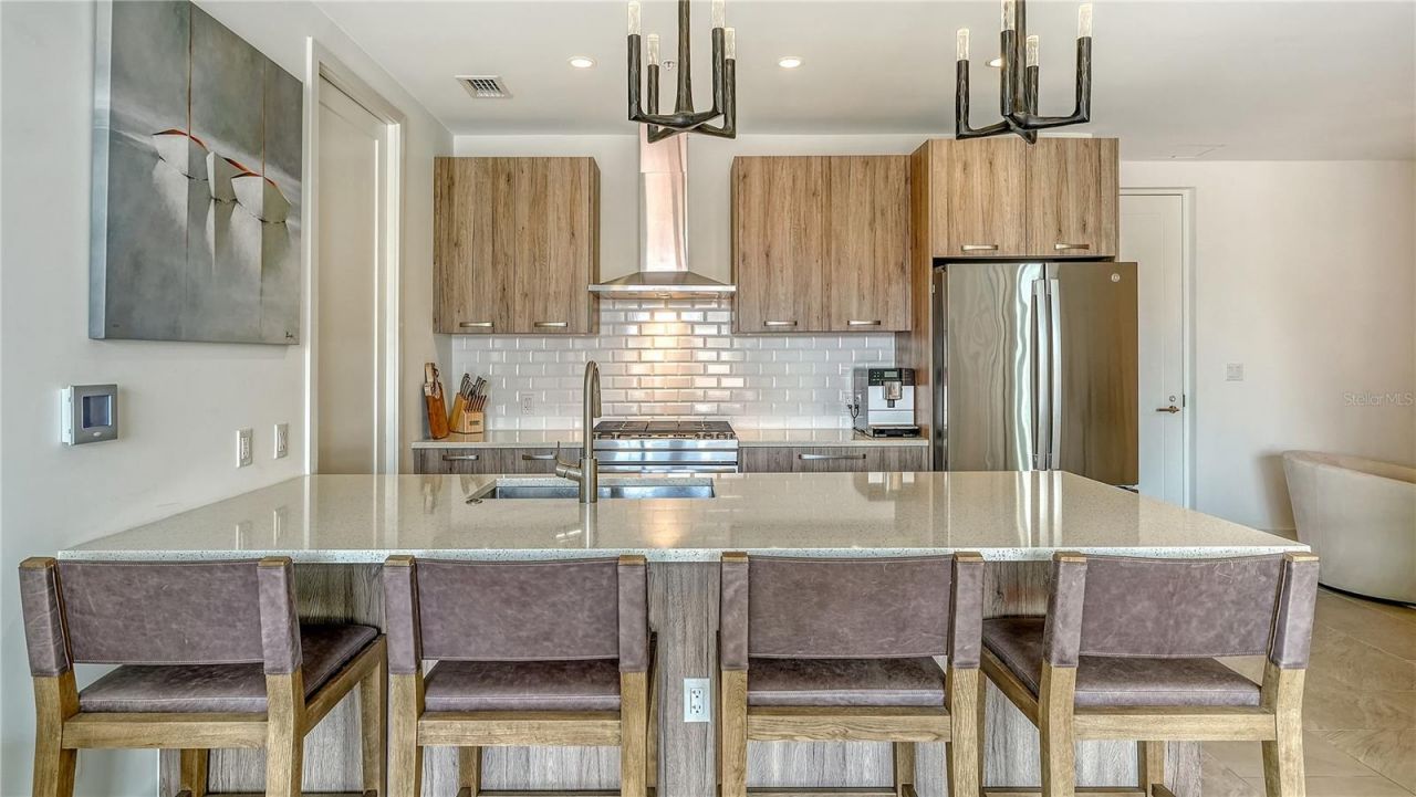 635 S Orange Avenue, Unit 301, Sarasota, FL 34236 Photo