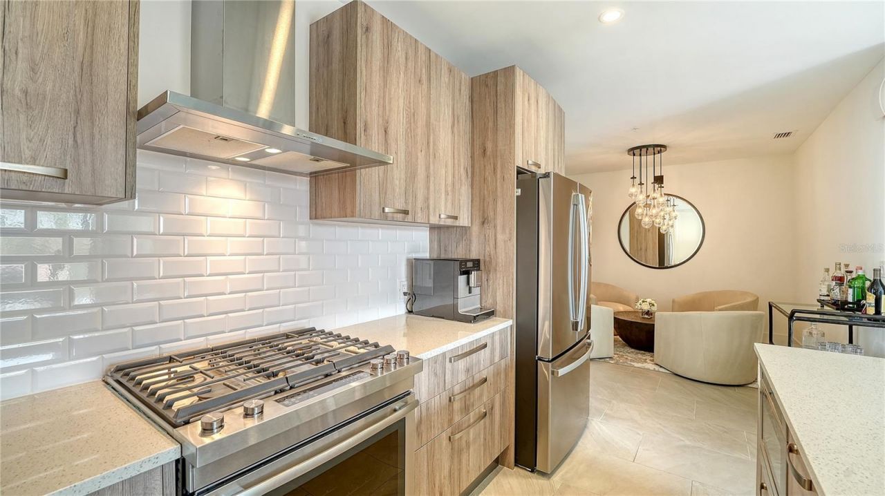 635 S Orange Avenue, Unit 301, Sarasota, FL 34236 Photo