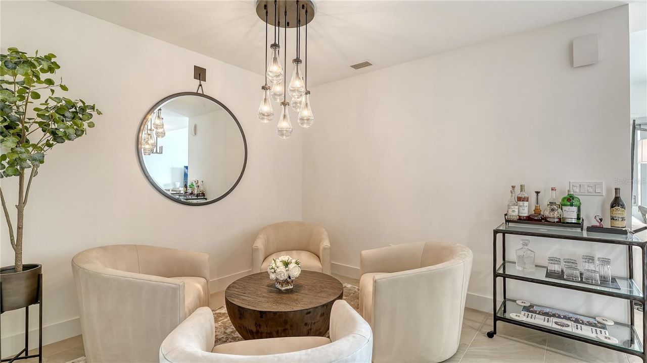 635 S Orange Avenue, Unit 301, Sarasota, FL 34236 Photo