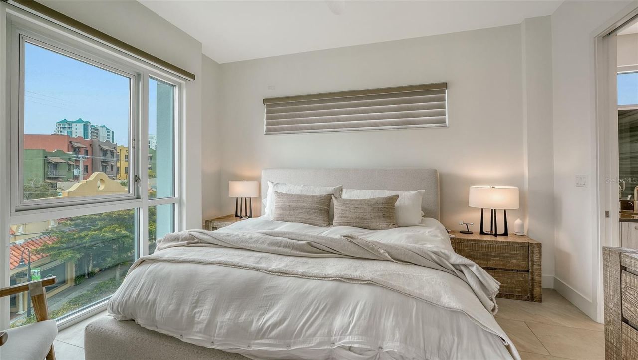 635 S Orange Avenue, Unit 301, Sarasota, FL 34236 Photo