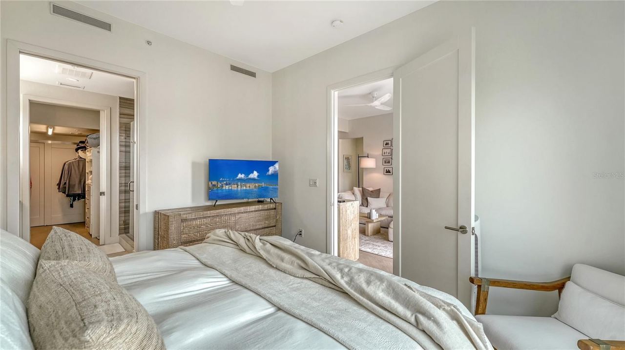 635 S Orange Avenue, Unit 301, Sarasota, FL 34236 Photo