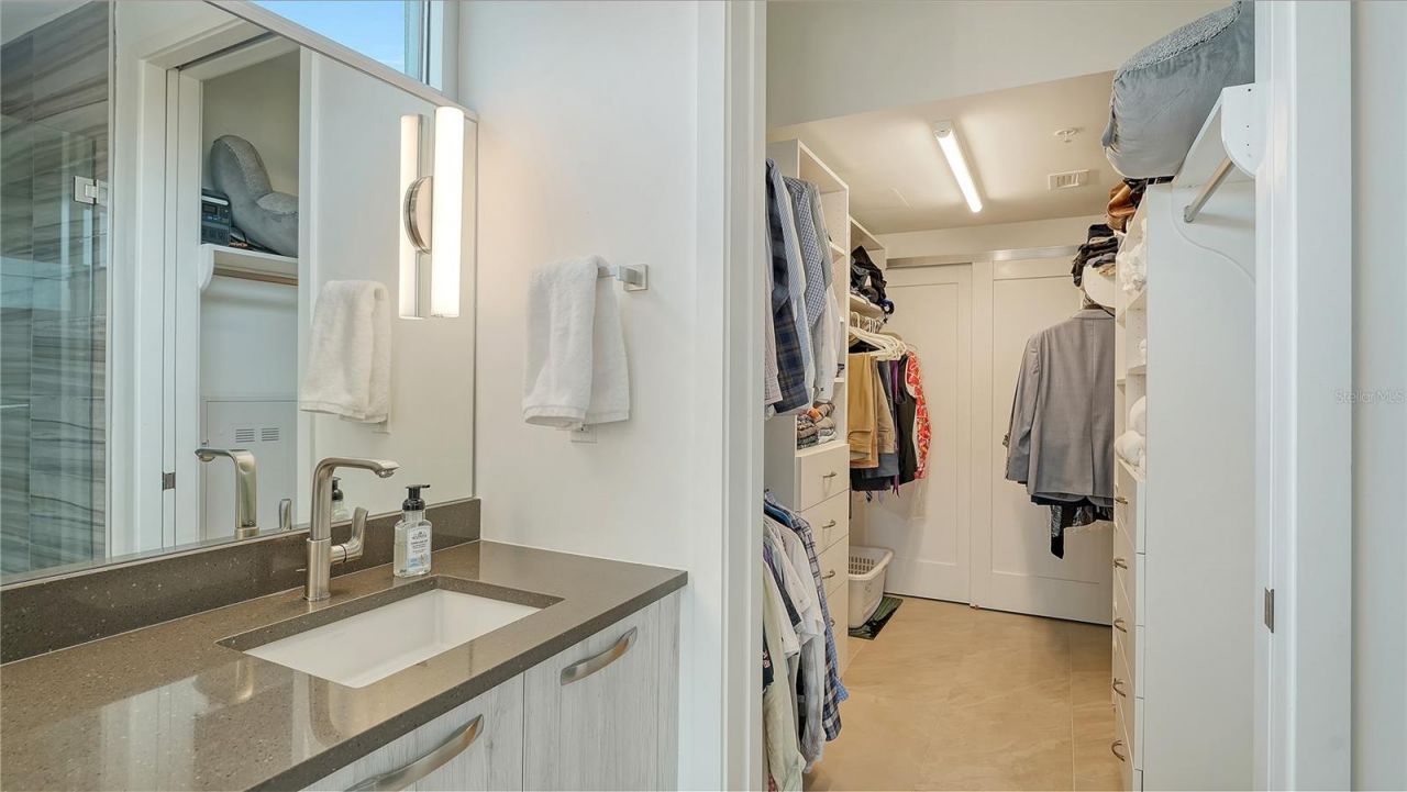 635 S Orange Avenue, Unit 301, Sarasota, FL 34236 Photo