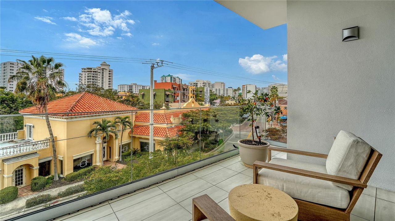 635 S Orange Avenue, Unit 301, Sarasota, FL 34236 Photo