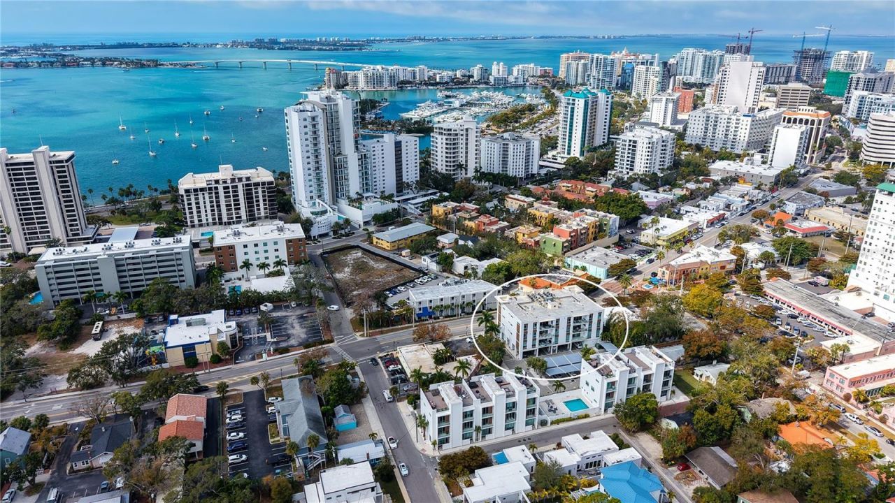 635 S Orange Avenue, Unit 301, Sarasota, FL 34236 Photo