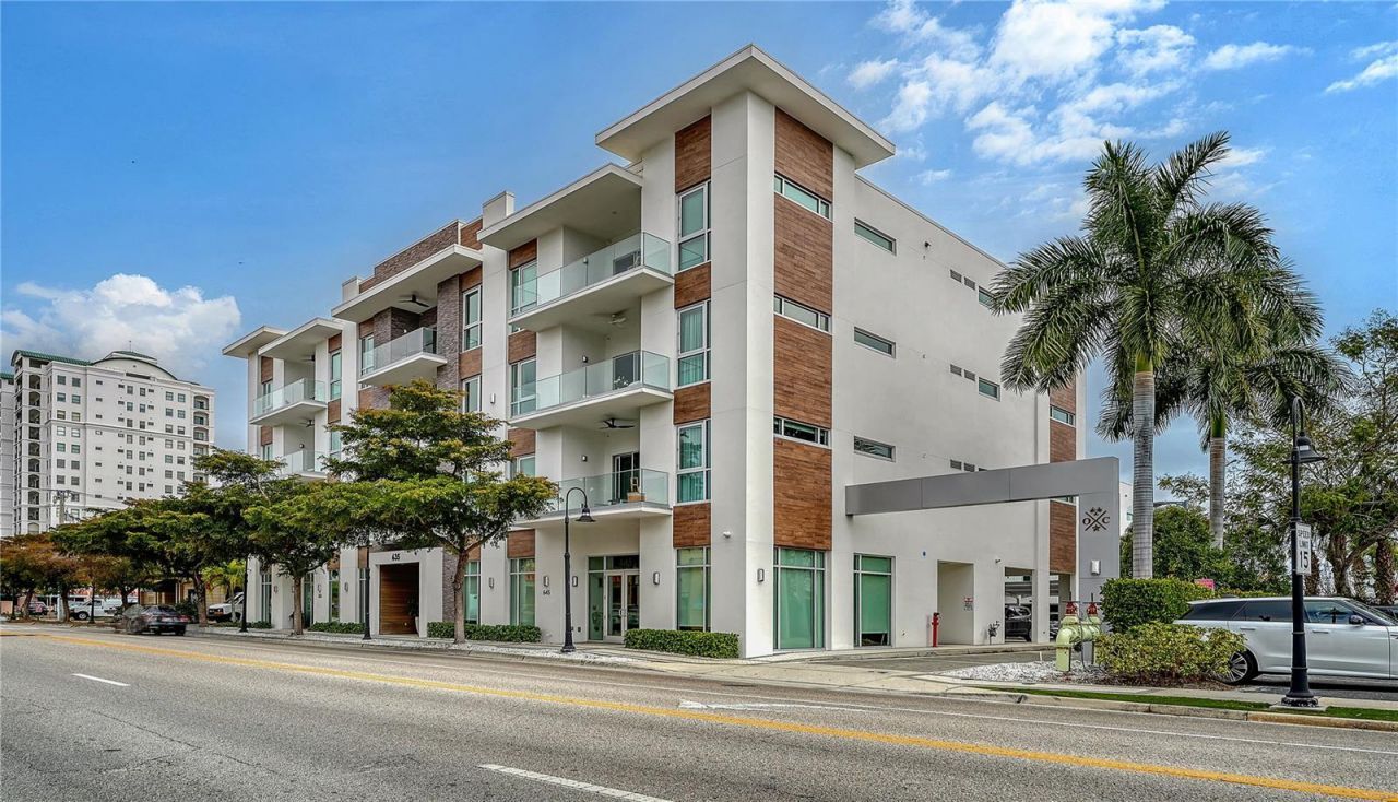 635 S Orange Avenue, Unit 301, Sarasota, FL 34236 Photo