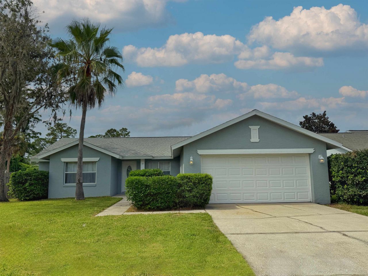 39 Fischer Ln, Palm Coast, FL 32137 Main Photo