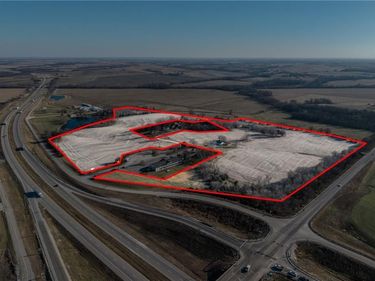 6399 Oakview Lane, Higginsville, MO 64037