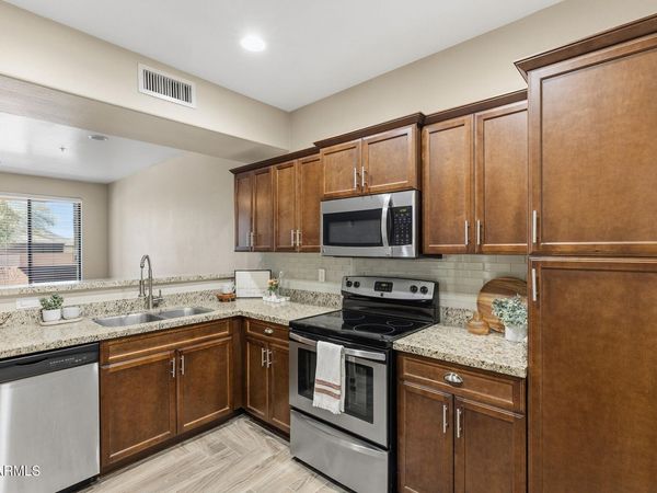 21655 N 36TH Avenue, Unit 106, Glendale, AZ 85308