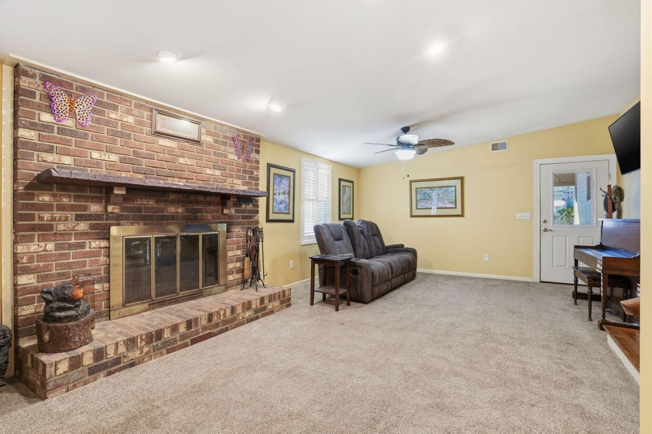 2224 Tomedjan Circle Photo 17