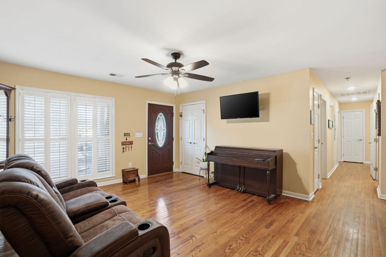 2224 Tomedjan Circle Photo 6