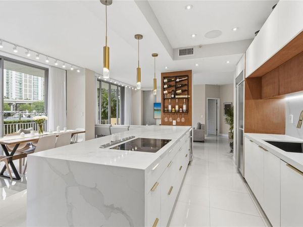 3500 Mystic Pointe Dr, Unit 104, Aventura, FL 33180