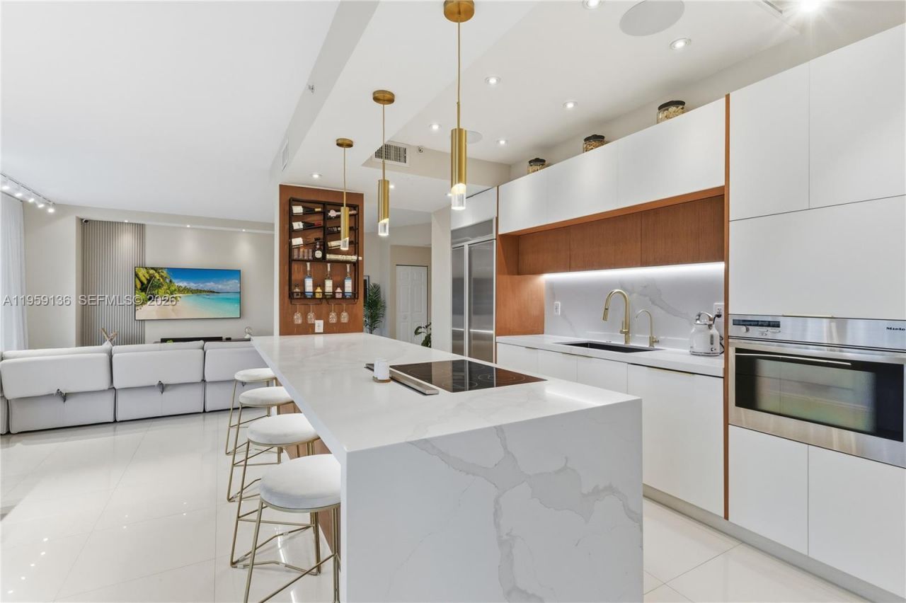 3500 Mystic Pointe Dr, Unit 104, Aventura, FL 33180 Photo