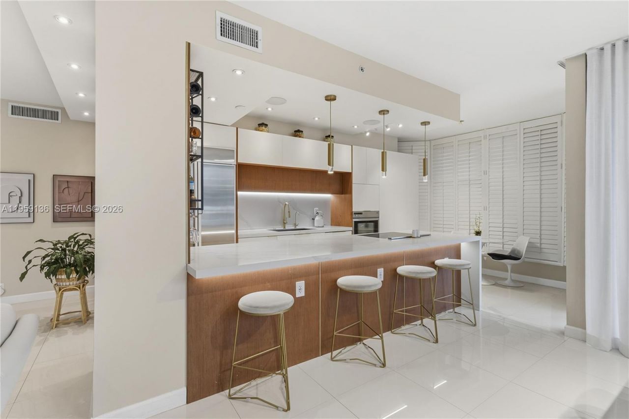 3500 Mystic Pointe Dr, Unit 104, Aventura, FL 33180 Photo