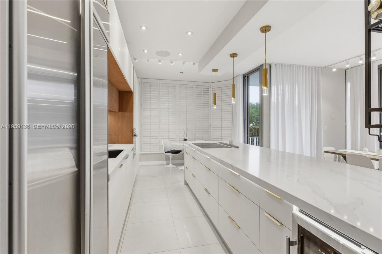 3500 Mystic Pointe Dr, Unit 104, Aventura, FL 33180 Photo