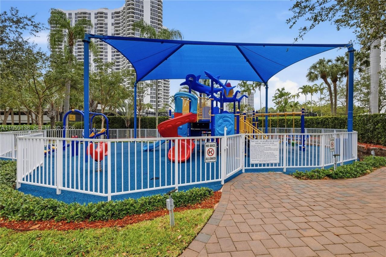 3500 Mystic Pointe Dr, Unit 104, Aventura, FL 33180 Photo
