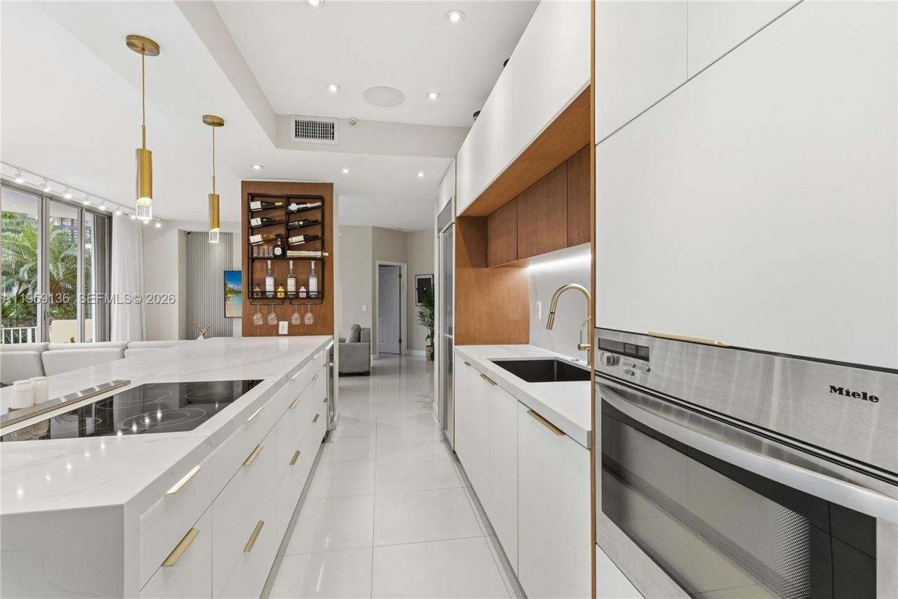 3500 Mystic Pointe Dr, Unit 104, Aventura, FL 33180 Photo