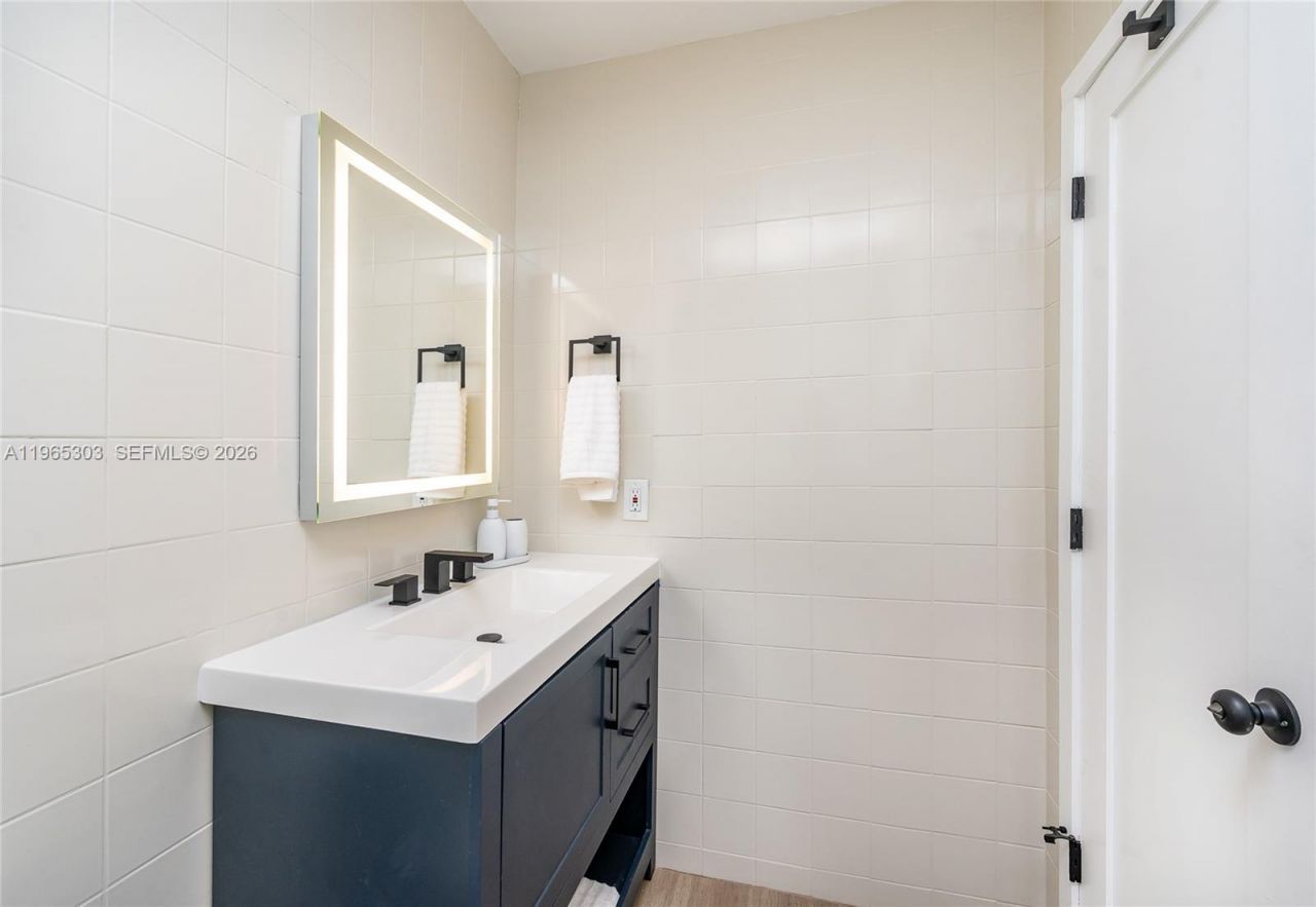 3321 NW 19th Ter, Unit C, Miami, FL 33125 Photo