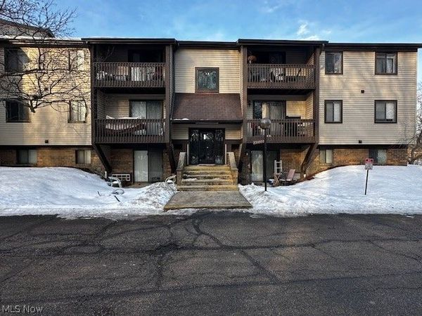 27401 Westown Boulevard, Unit 1503, Westlake, OH 44145