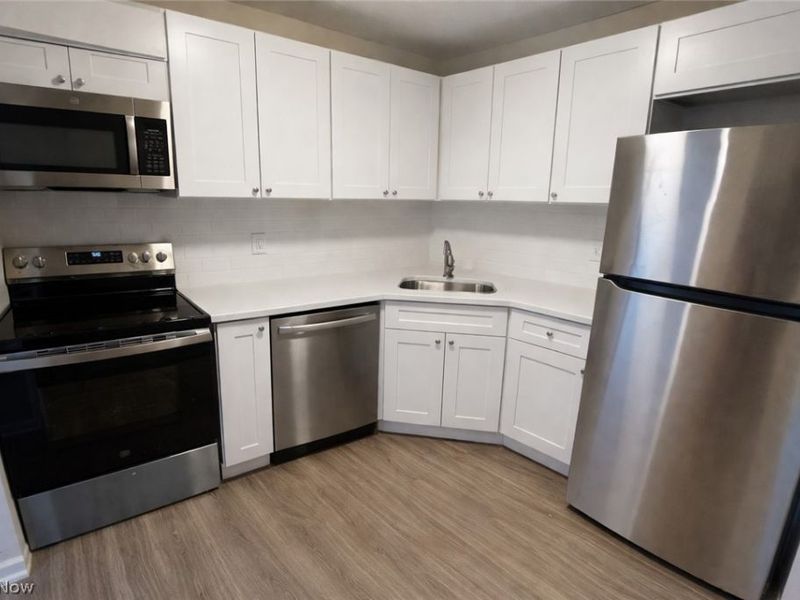 27401 Westown Boulevard, Unit 1503, Westlake, OH 44145 Photo 3