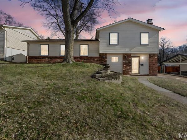 11018 Whitehall Manor Drive, Bridgeton, MO 63044