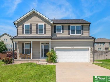 10702 S 110 Avenue, Papillion, NE 68046