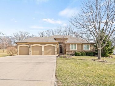 1606 Whispering Ridge, Pleasant Hill, MO 64080