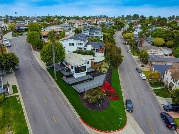 300 Holmwood Drive, Newport Beach, CA 92663