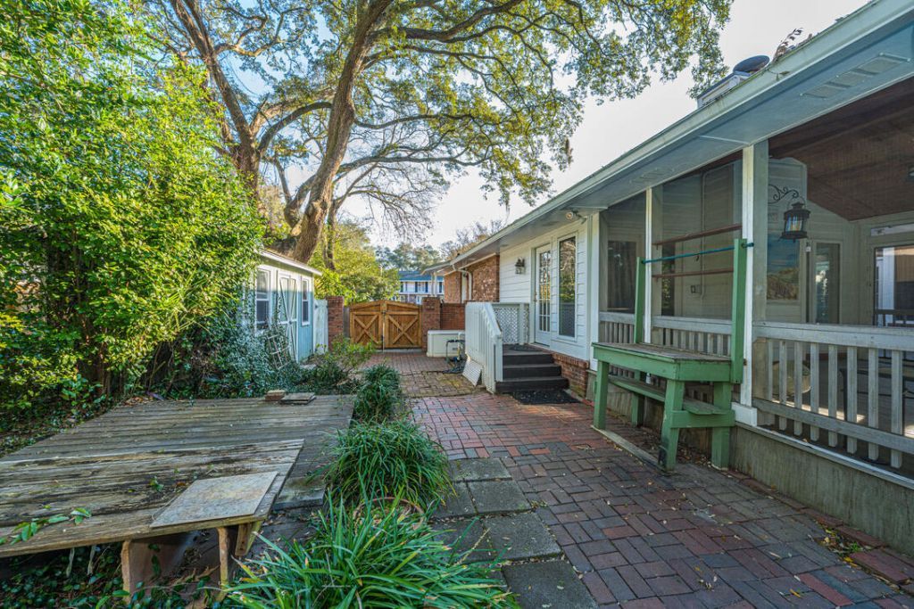 1805 Huntington Drive Photo 15