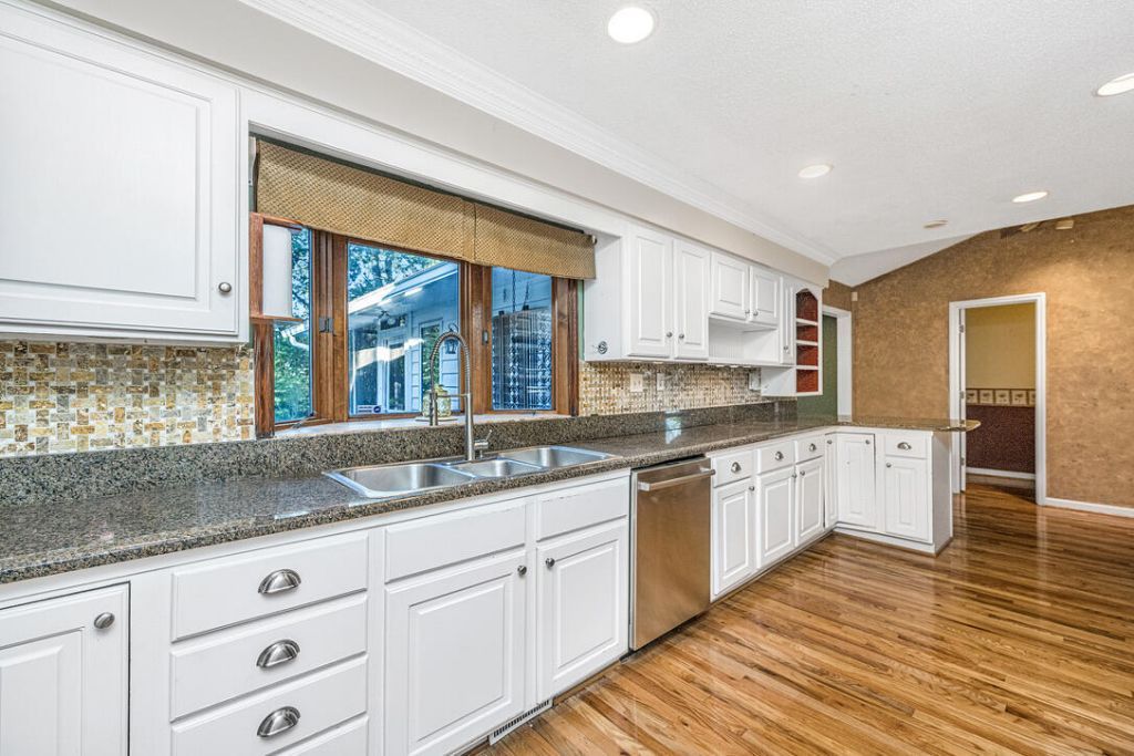 1805 Huntington Drive Photo 38