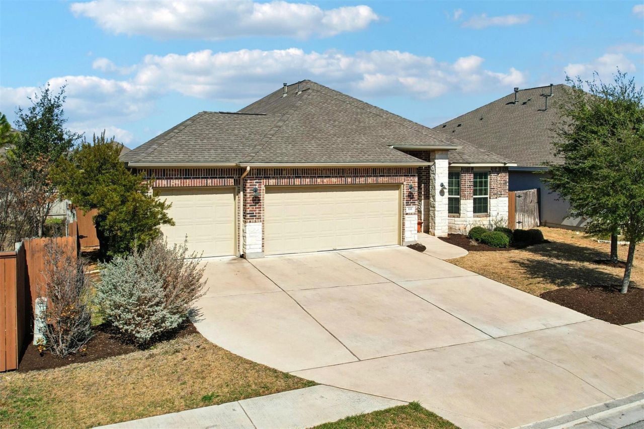 333 Founders Rdg, Dripping Springs, TX 78620 Main Photo