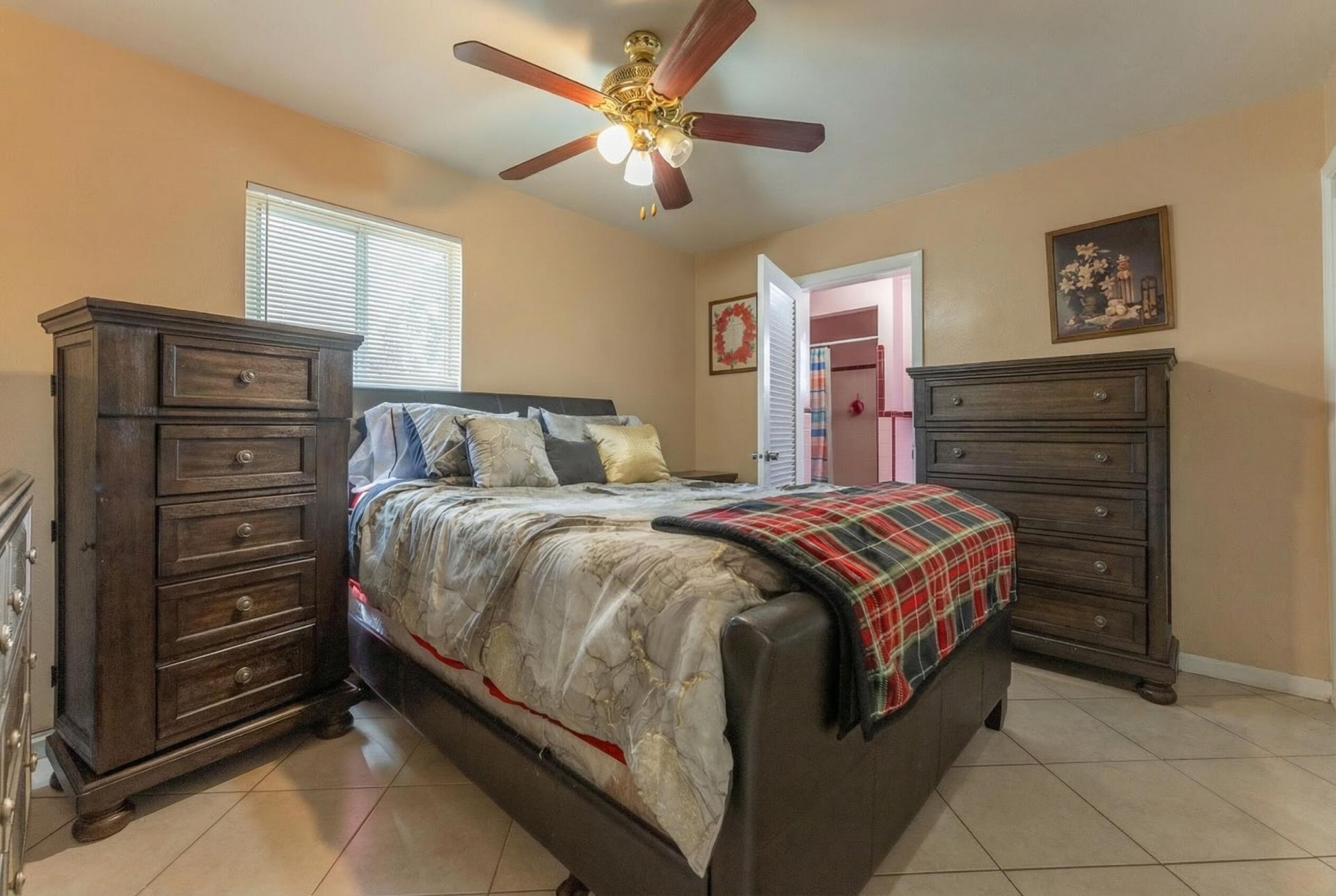 137 W 34th Street, Riviera Beach, FL 33404 Photo