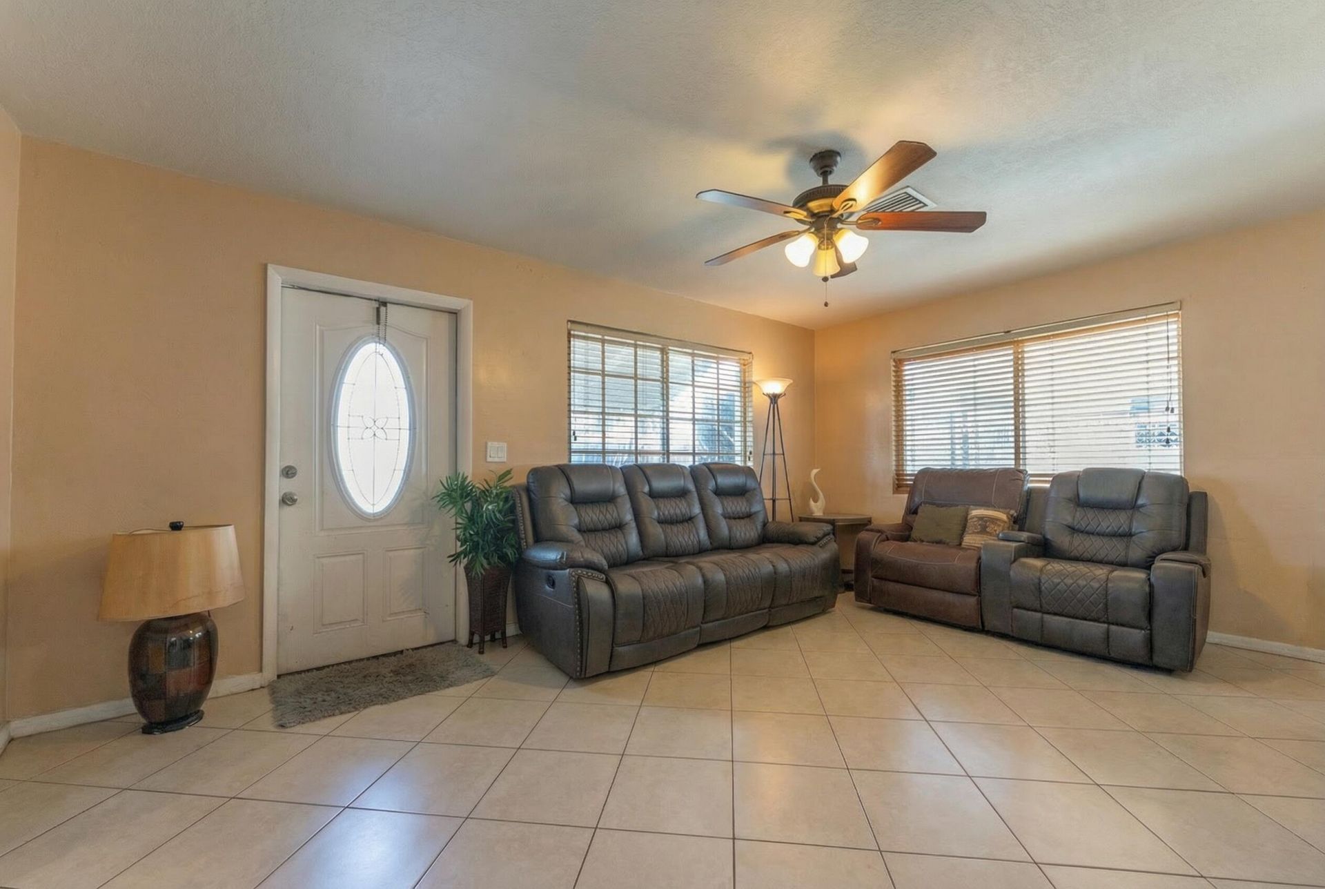 137 W 34th Street, Riviera Beach, FL 33404 Photo