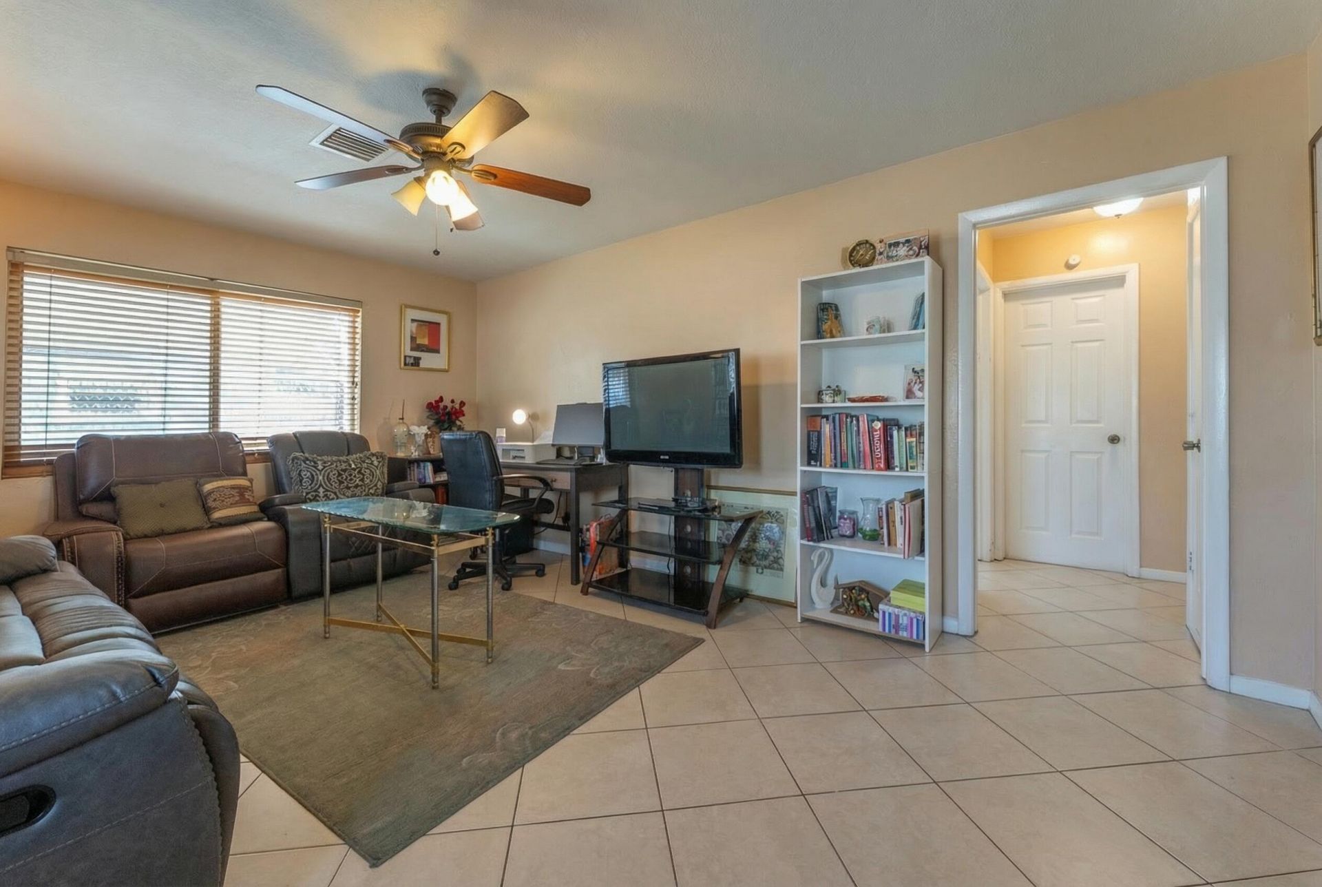 137 W 34th Street, Riviera Beach, FL 33404 Photo