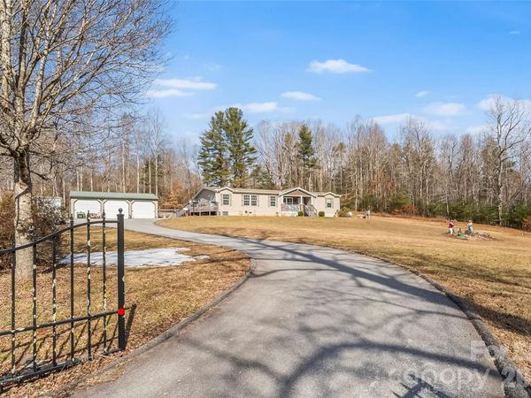 719 Smyre Road, Zirconia, NC 28790