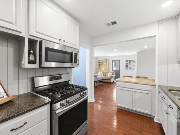 385 HOLMES CIR, Memphis, TN 38111