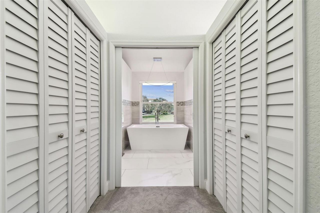 21 Crescent Place S, Saint Petersburg, FL 33711 Photo