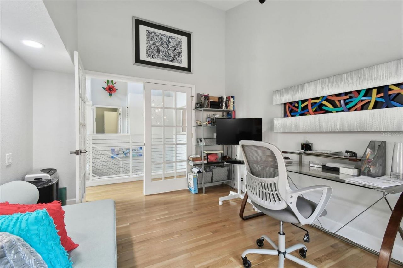 21 Crescent Place S, Saint Petersburg, FL 33711 Photo