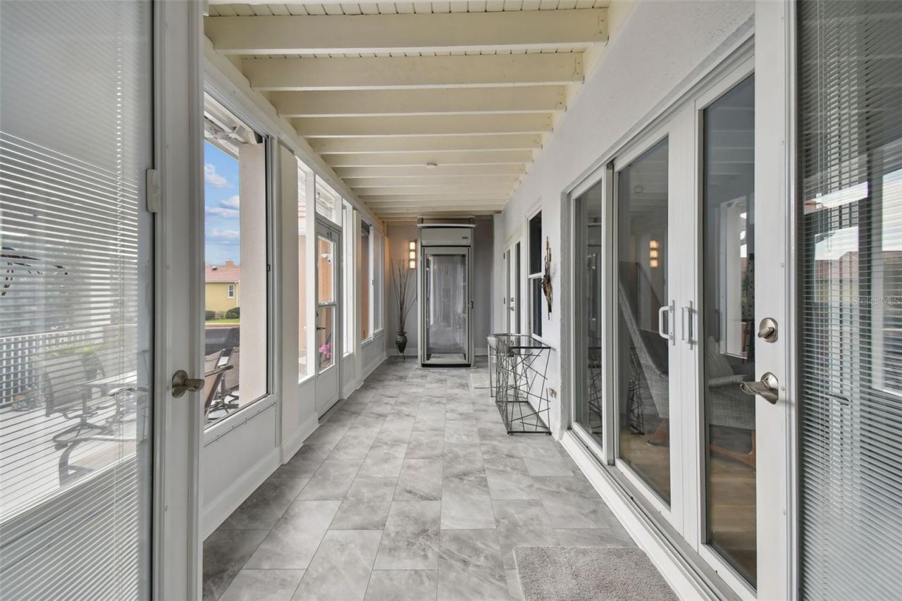 21 Crescent Place S, Saint Petersburg, FL 33711 Photo