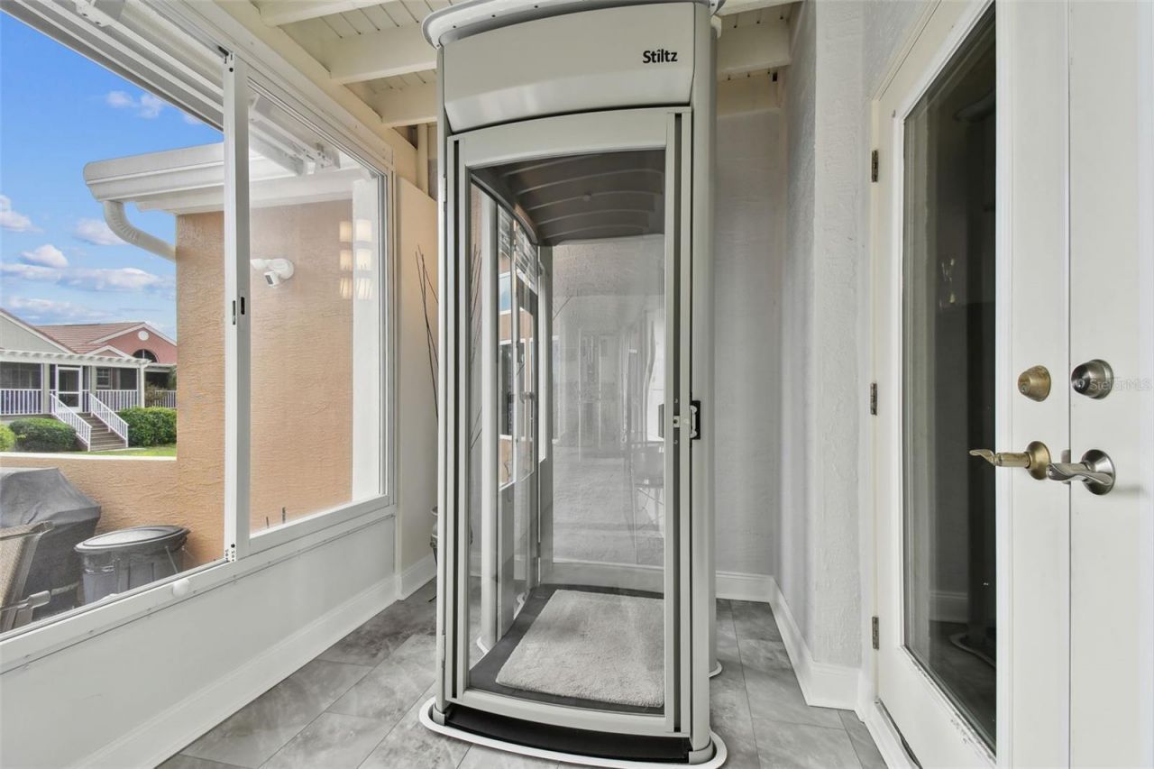 21 Crescent Place S, Saint Petersburg, FL 33711 Photo