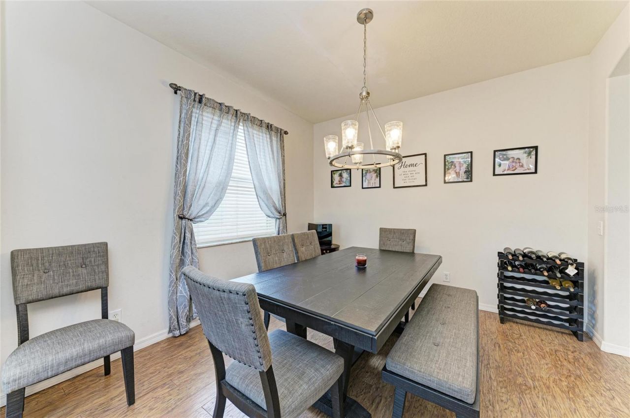 835 Cedarcrest Court, Sarasota, FL 34232 Photo