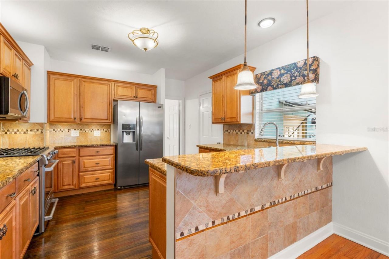 135 17th Avenue N, Saint Petersburg, FL 33704 Photo