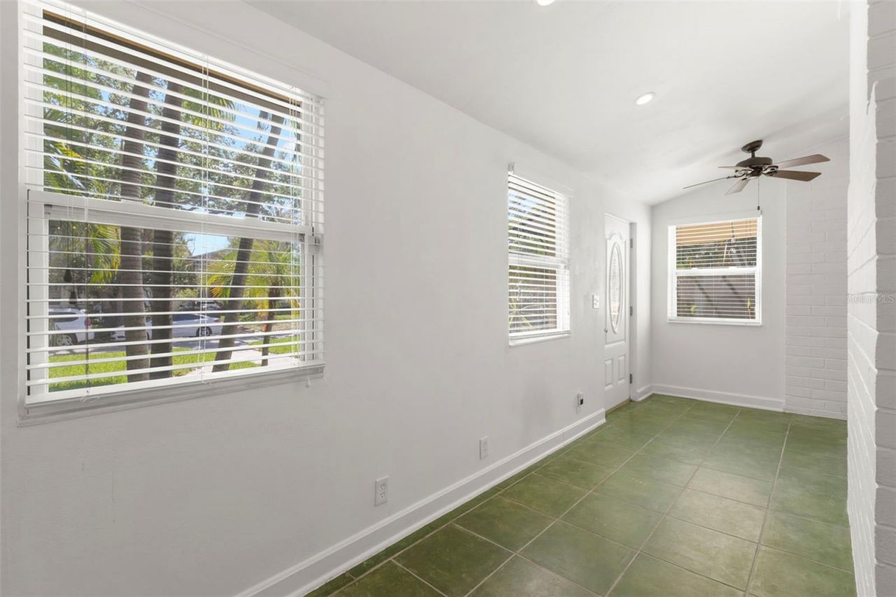 135 17th Avenue N, Saint Petersburg, FL 33704 Photo