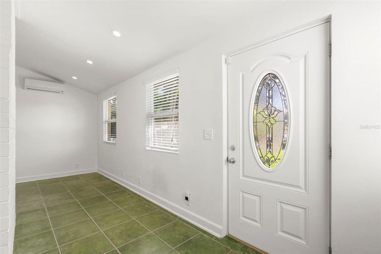 135 17th Avenue N, Saint Petersburg, FL 33704 Photo