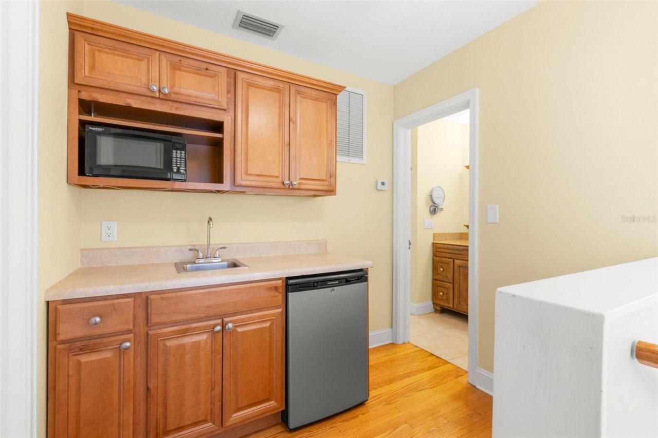 135 17th Avenue N, Saint Petersburg, FL 33704 Photo