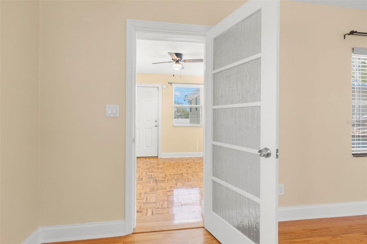 135 17th Avenue N, Saint Petersburg, FL 33704 Photo