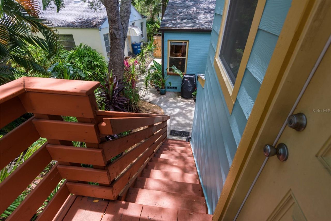 135 17th Avenue N, Saint Petersburg, FL 33704 Photo