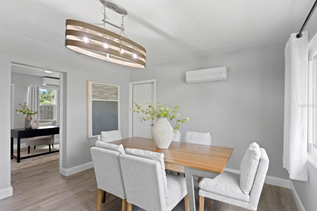 4300 Maple Street Ne, Saint Petersburg, FL 33703 Photo