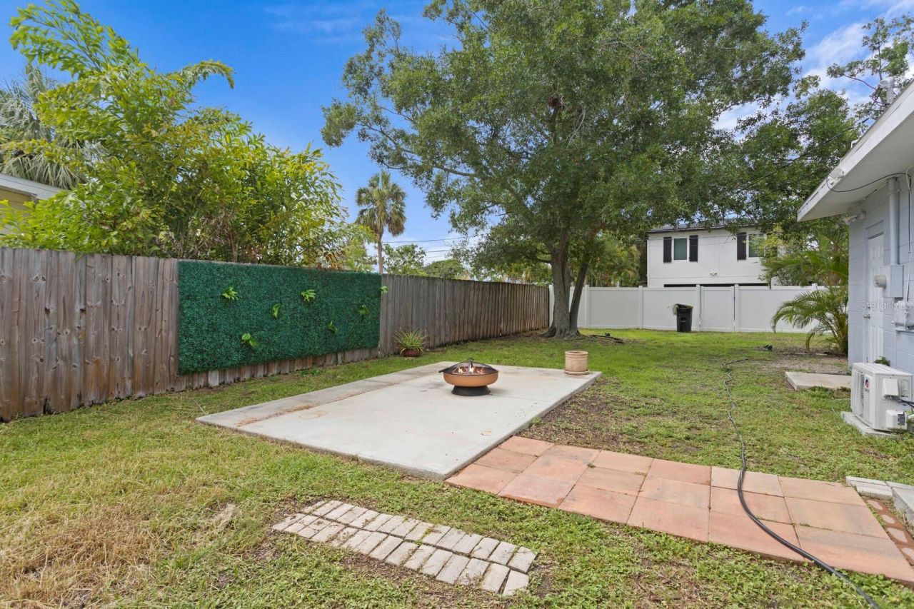 4300 Maple Street Ne, Saint Petersburg, FL 33703 Photo