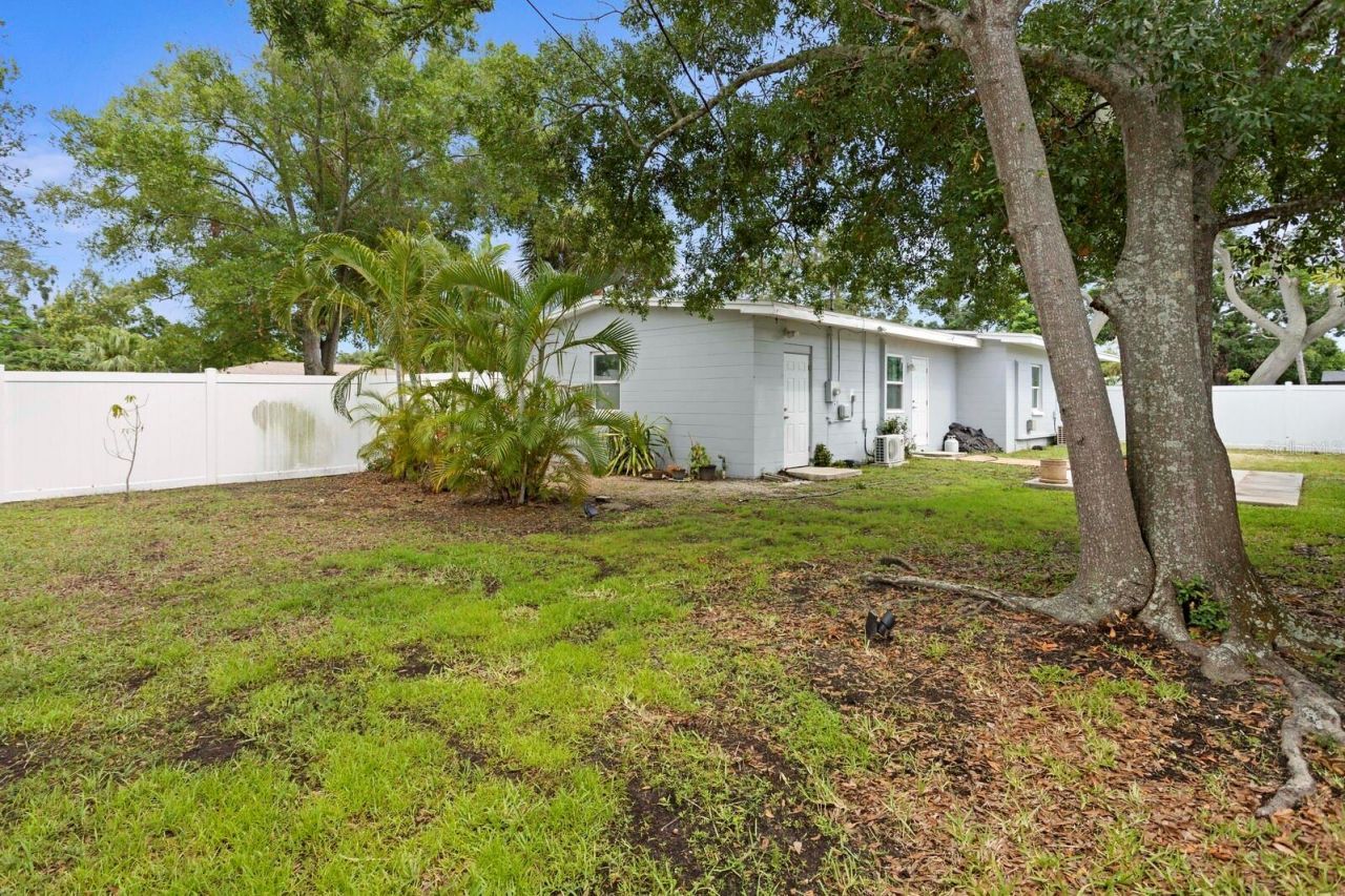 4300 Maple Street Ne, Saint Petersburg, FL 33703 Photo