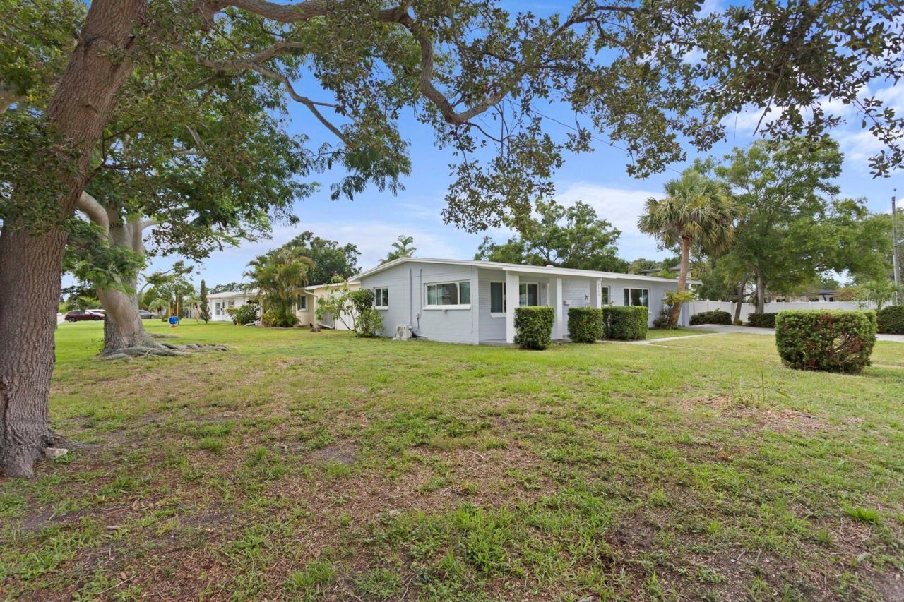 4300 Maple Street Ne, Saint Petersburg, FL 33703 Photo